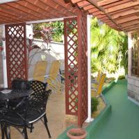 Wacos House - next to Josone Park in the heart of Varadero, отель в городе Варадеро