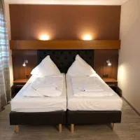 Hotel Poseidon، فندق في بايروث
