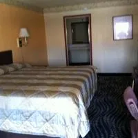 Deluxe Inn Kilgore، فندق في Kilgore
