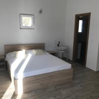 Apartments Sanja – hotel w mieście Jezera