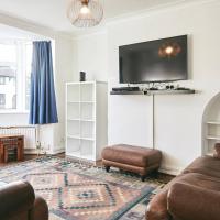 16 Austin Avenue, hotel in Bromley