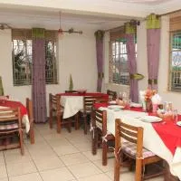 Scroll Inn Hotel, hotel di Kampala