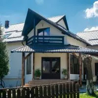 Casa Preto E Branco, khách sạn ở Moieciu de Jos