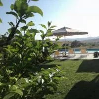 Agriturismo Podere il Fornacino، فندق في سانتا لوتشي