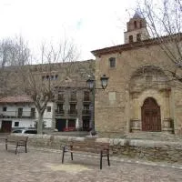 Hostal Paquita, hotel em Allepuz