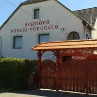 Kisdiófa Panzió és Vendéglő, hotel i Vajdácska