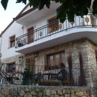 Casa Rural Castellanos, hotel i Huélamo