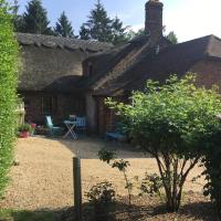 Thatched Cottage, hotel in Pulborough