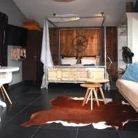 Garden House, Private studio apartment with wifi and free parking for 1 car,韋斯普的飯店