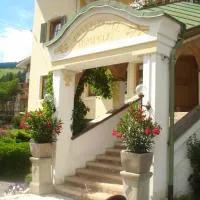Piccolohotel Tempele Garni, hotel i San Candido