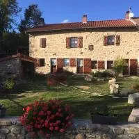 Chambre d'hôte la Fessille B&B piscine et spa 2 personnes, hotel v destinácii Fayet-Ronaye