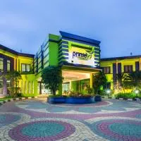 PrimeBiz Hotel Karawang, хотел в Cikampek