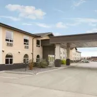 Days Inn & Suites by Wyndham Thompson، فندق في تومبسون
