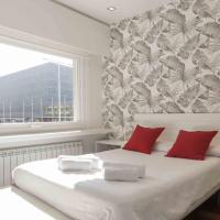 The Rentals Collection | Gros Beach, hotel in Zurriola Beach, San Sebastián