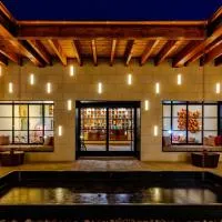 Texican Court, by Valencia Hotel Collection, hotel i Irving