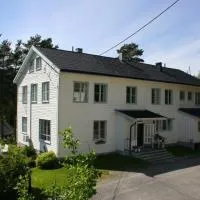 Furulund Pensjonat, hotel sa Ron