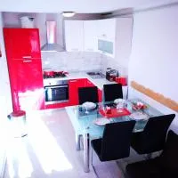 Apartman "Sabine red" with heated pool, hotel a Omišalj