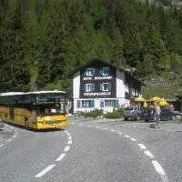 Hotel Rhonequelle, hótel í Oberwald