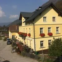 Rettensteinerhof Wirtshaus、Hollenstein an der Ybbsのホテル