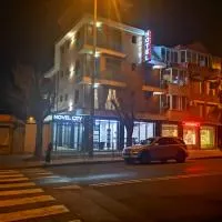 Family Hotel Novel City, hotell i Burgas