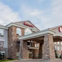 Ramada by Wyndham Westlock, מלון בWestlock