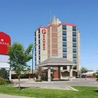 Ramada by Wyndham Lethbridge، فندق في ليثبريدج