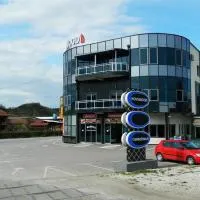 Hollywood Motel: Podlugovi şehrinde bir otel