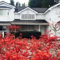He Feng Homestay، فندق في Hualing