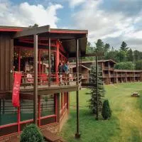 Viesnīca Lake House at High Peaks Resort pilsētā Leikplesida