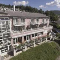 Ascott Hotel & Restaurant، فندق في Rombach
