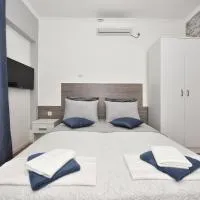 Apartments Song of Joys, hotel v destinácii Makarska