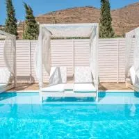 Seaside Luxury Suites, Infinity Pool by Explore Andros: Kypri şehrinde bir otel
