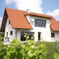 Winzerhof Familie Klöckl, hotel u gradu 'Klöch'