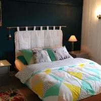 Chambre dans ancienne Ferme rénovée, viešbutis mieste Éteimbes
