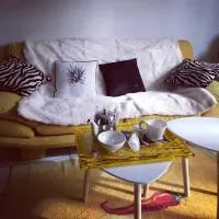 Chambre d'hôtes THE YELLOW CUBE, hotel ad Aubière