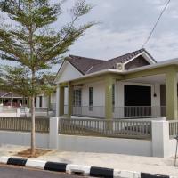 AZ Homestay - A House of Happiness, hotel in Kepala Batas