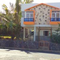 Chez Clenya Guesthouse，Rodrigues IslandSir Gaëtan Duval Airport - RRG附近的飯店