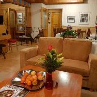 Hotelli Möhkön Rajakartano - Ilomantsi, hotel di Petkeljärvi