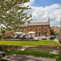 The Nevill Arms, מלון בMedbourne