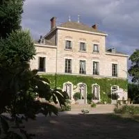 Château des Charmes, hotel di Guéreins