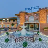 Hotel Torre De Los Guzmanes, hotel v destinaci La Algaba
