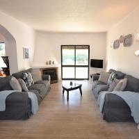 E&M Beach House Aldeamento do Levante III, kh&aacute;ch sạn ở Porches