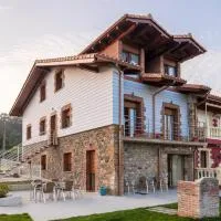 Apartamentos Turísticos el Pontón, hótel í Arnuero