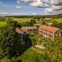 Frägsta Hälsingegård B&B, хотел в Näsviken