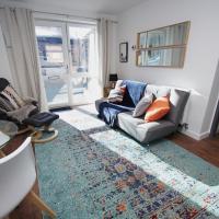 Air Host and Stay - Apartment 4 Broadhurst Court sleeps 4 minutes from town centre, hotel in Stockport