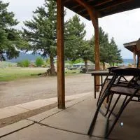 Eagle Nest Fly Shack & Lodge, Hotel in Eagle Nest