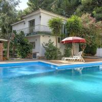 Casa en la playa, bbq, sol y piscina.