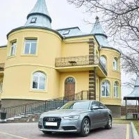 Приватна садиба Фортеця Малехів, hotel a Lviv
