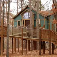 The Grand Treehouse Resort, отель в городе Юрика-Спрингс