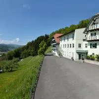 Gasthof-Pension Ölberger, hotel di Wolfsberg